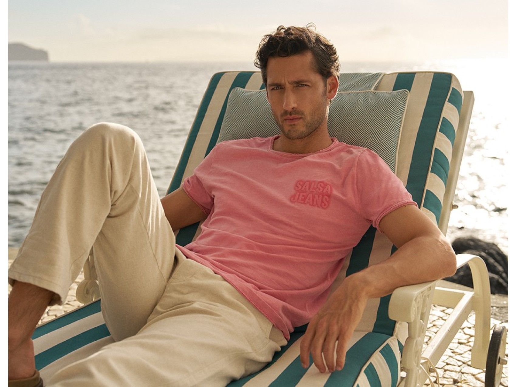 CAMISETA CON LOGO