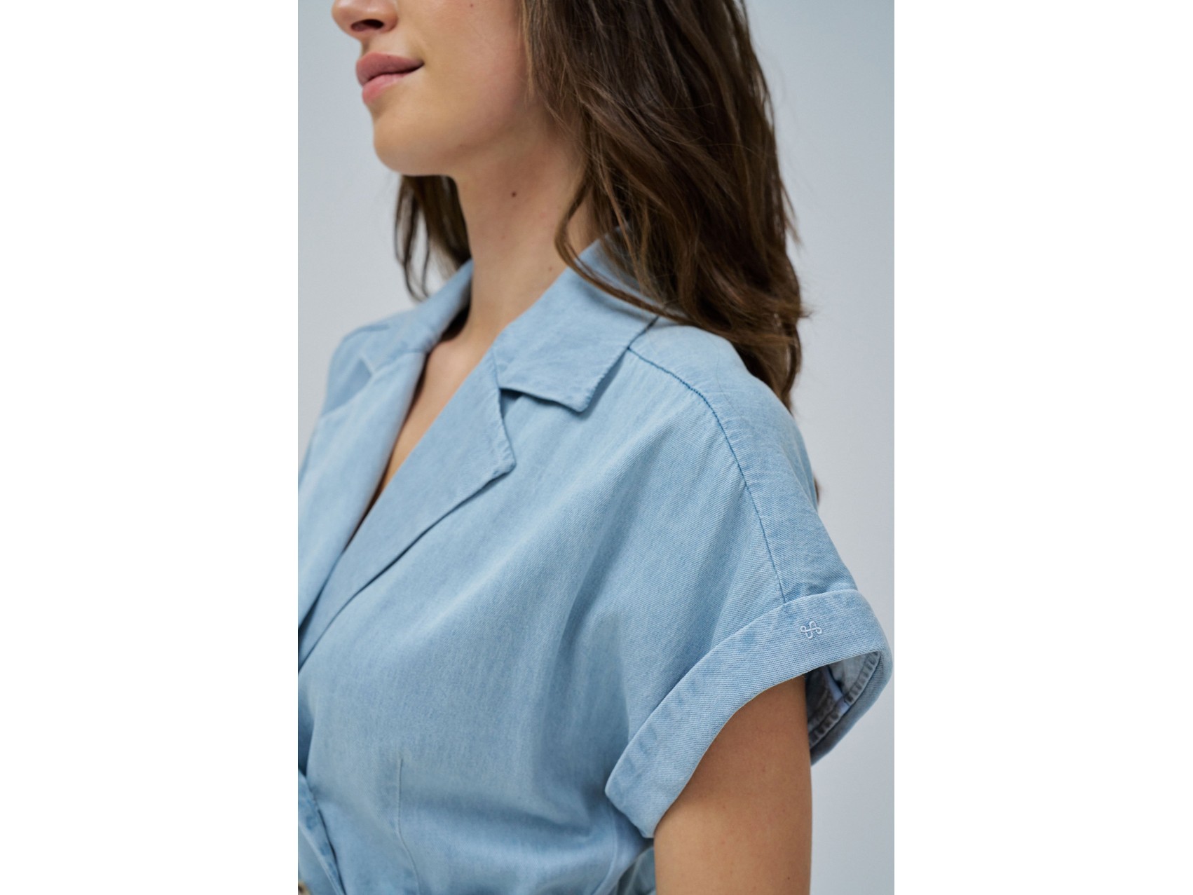 SHORT JUMPSUIT IN LIGHTDENIM