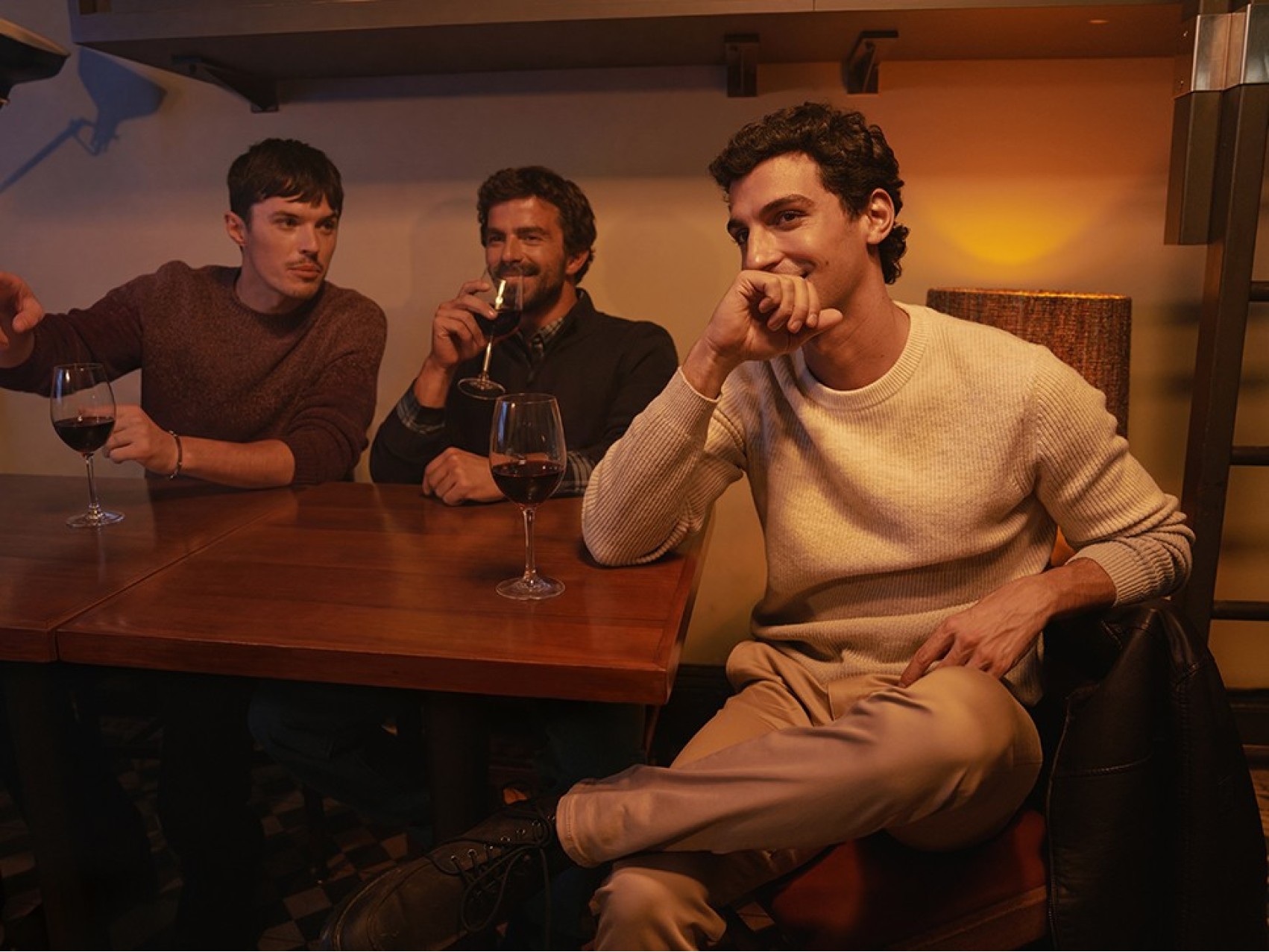 CAMISOLA DE MALHA COM MEIO FECHO