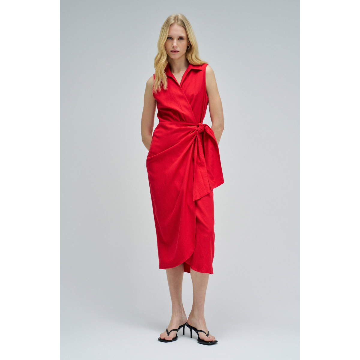 red wrap dress Linen Midi with Crossover matchback:lace-beige Her height is 56 Silhouette:Mermaid Wholesale L8961 | Woven Pretty